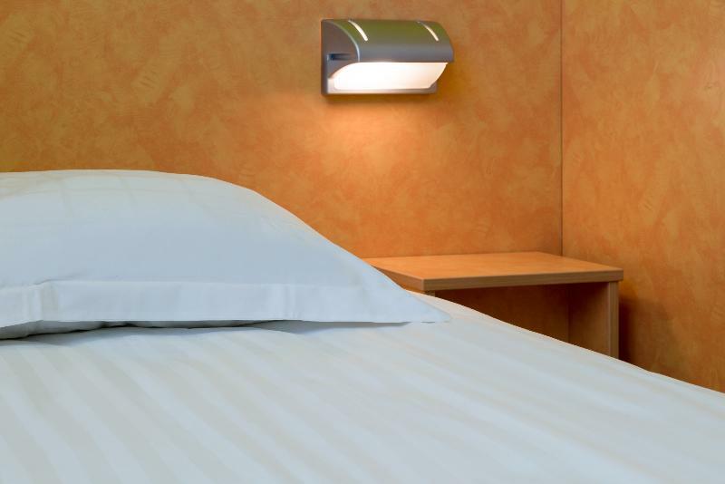 The Originals Access, Hotel Saint-Flour المظهر الخارجي الصورة